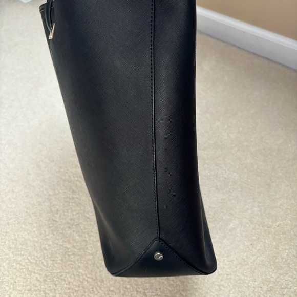 Lo & Sons Black Saffiano 15” Seville Tote with gold hardware and extra NEW shell - Picture 6 of 16